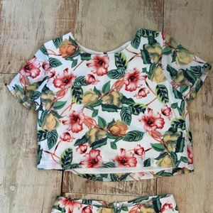 High wasted shorts with matching crop top